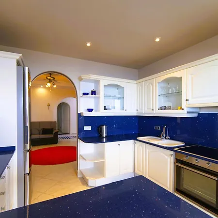 Madora - Private Pool, Amazing Garden, Sea View, Quiet Location تياس