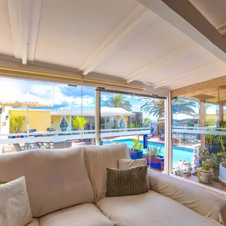 Madora - Private Pool, Amazing Garden, Sea View, Quiet Location 别墅