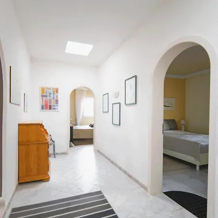 Madora - Private Pool, Amazing Garden, Sea View, Quiet Location 蒂亚斯