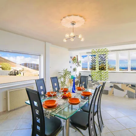 Madora - Private Pool, Amazing Garden, Sea View, Quiet Location 别墅