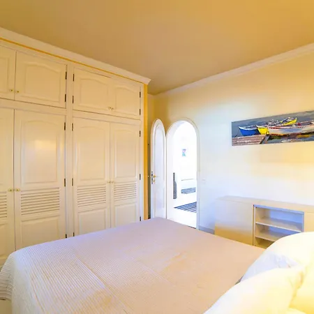 Madora - Private Pool, Amazing Garden, Sea View, Quiet Location 别墅 *