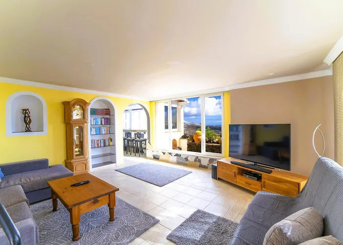 Madora - Private Pool, Amazing Garden, Sea View, Quiet Location