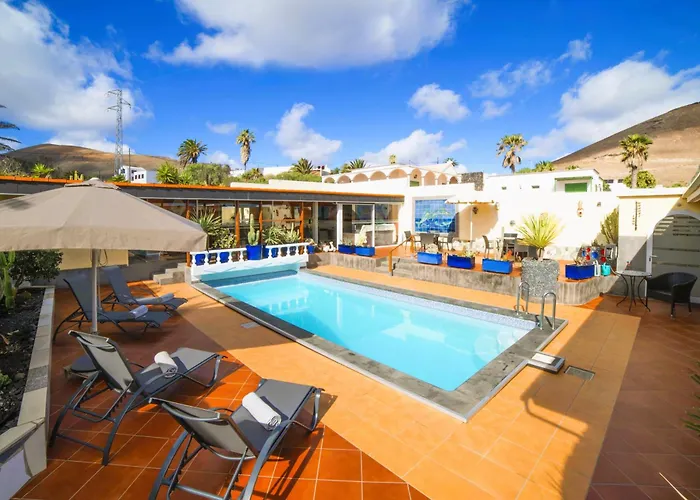 Madora - Private Pool, Amazing Garden, Sea View, Quiet Location Tías