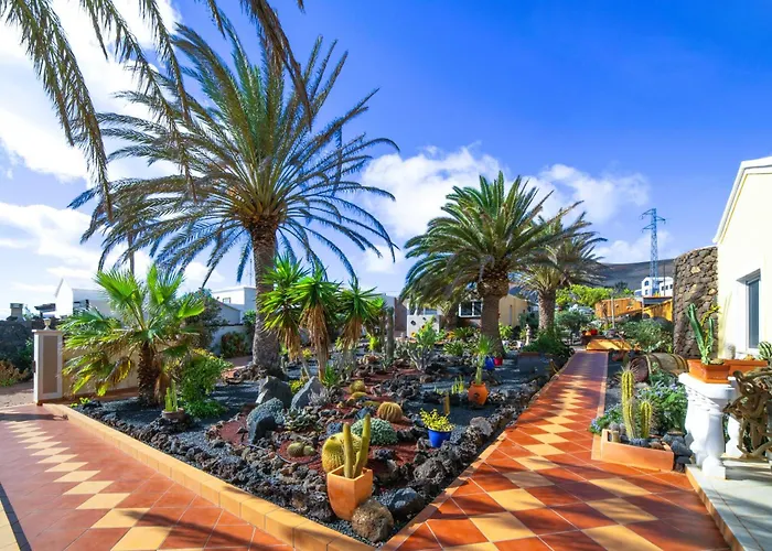 Villa Madora - Private Pool, Amazing Garden, Sea View, Quiet Location