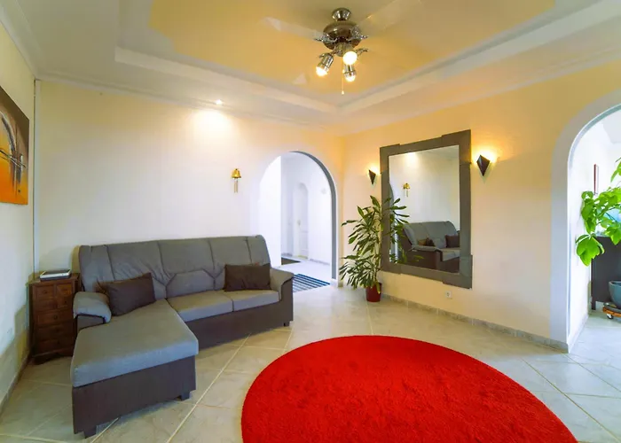 Villa Madora - Private Pool, Amazing Garden, Sea View, Quiet Location