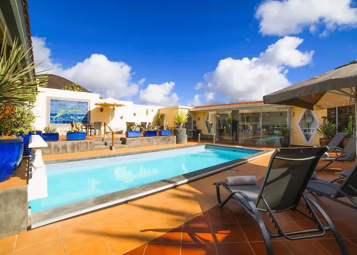 Madora - Private Pool, Amazing Garden, Sea View, Quiet Location