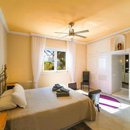 Villa Madora - Private Pool, Amazing Garden, Sea View, Quiet Location