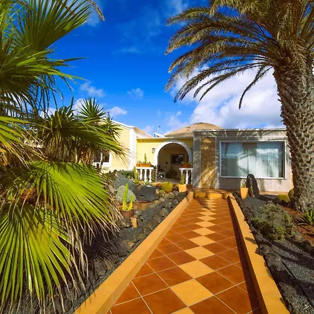 Madora - Private Pool, Amazing Garden, Sea View, Quiet Location Villa