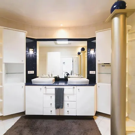 Madora - Private Pool, Amazing Garden, Sea View, Quiet Location Villa *