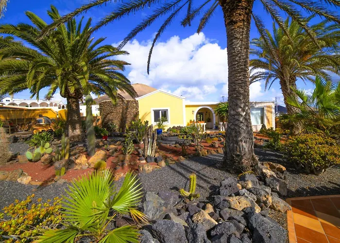 Madora - Private Pool, Amazing Garden, Sea View, Quiet Location