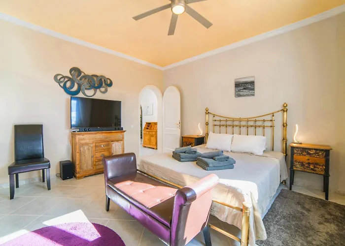 Madora - Private Pool, Amazing Garden, Sea View, Quiet Location *