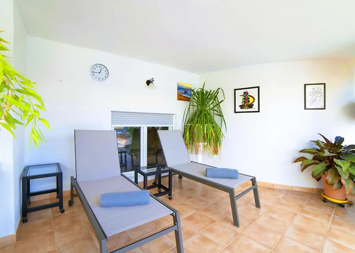 Madora - Private Pool, Amazing Garden, Sea View, Quiet Location