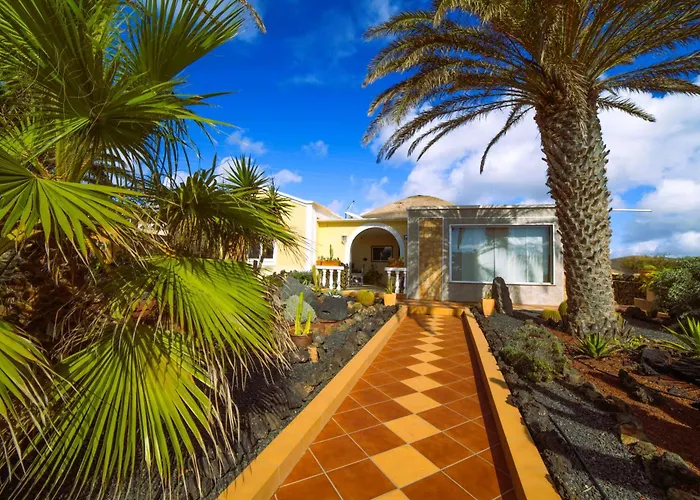 Madora - Private Pool, Amazing Garden, Sea View, Quiet Location Villa