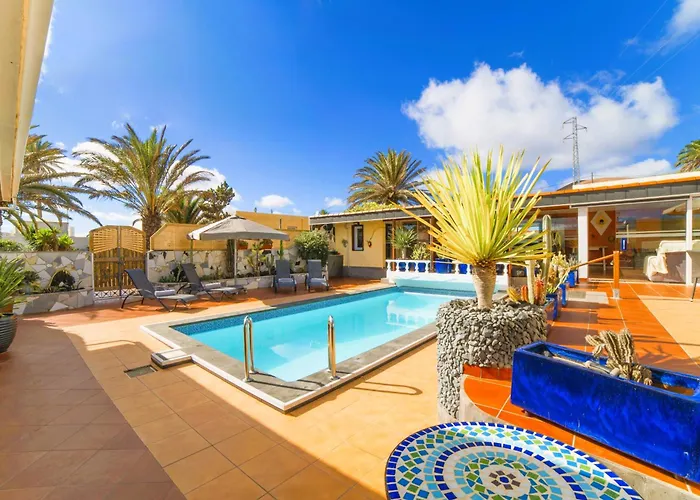 Villa Madora - Private Pool, Amazing Garden, Sea View, Quiet Location *