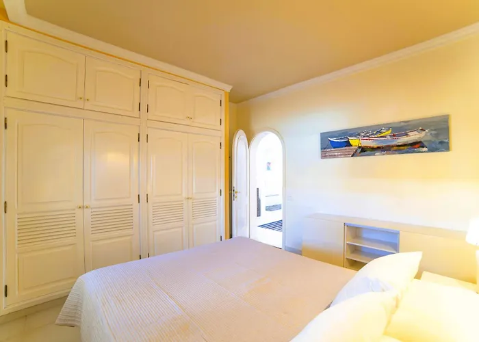 Madora - Private Pool, Amazing Garden, Sea View, Quiet Location Villa *