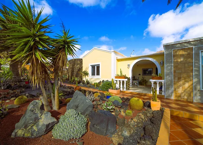 Madora - Private Pool, Amazing Garden, Sea View, Quiet Location * Tías