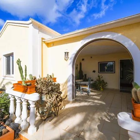 빌라 Madora - Private Pool, Amazing Garden, Sea View, Quiet Location *
